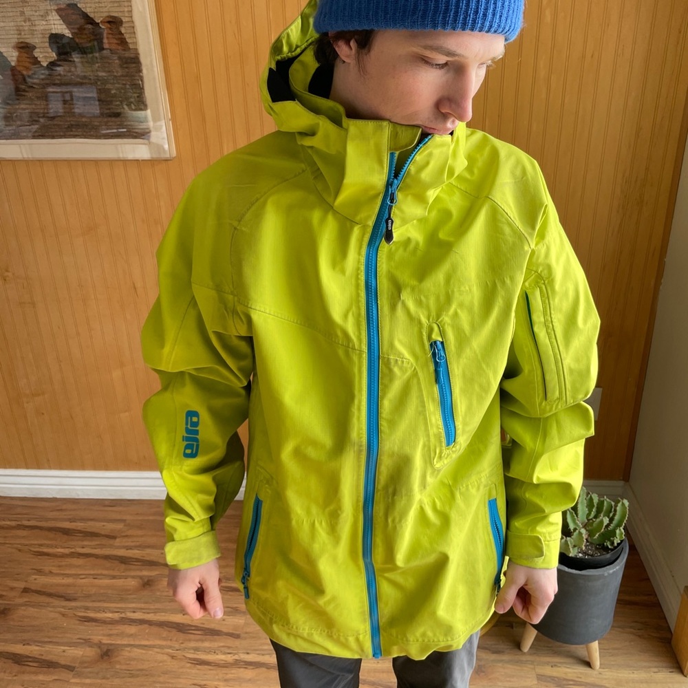 Ski/snowboard jacket